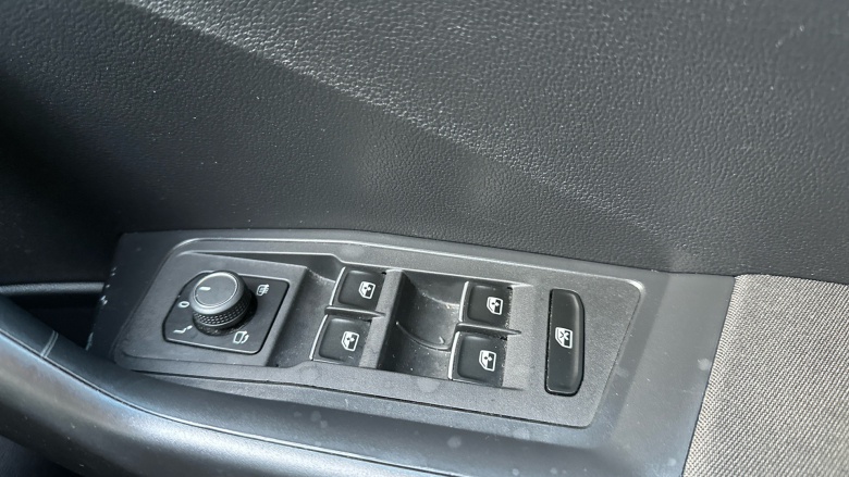 Volkswagen T-Roc 1.5 TSI EVO Design 5dr DSG Petrol Hatchback